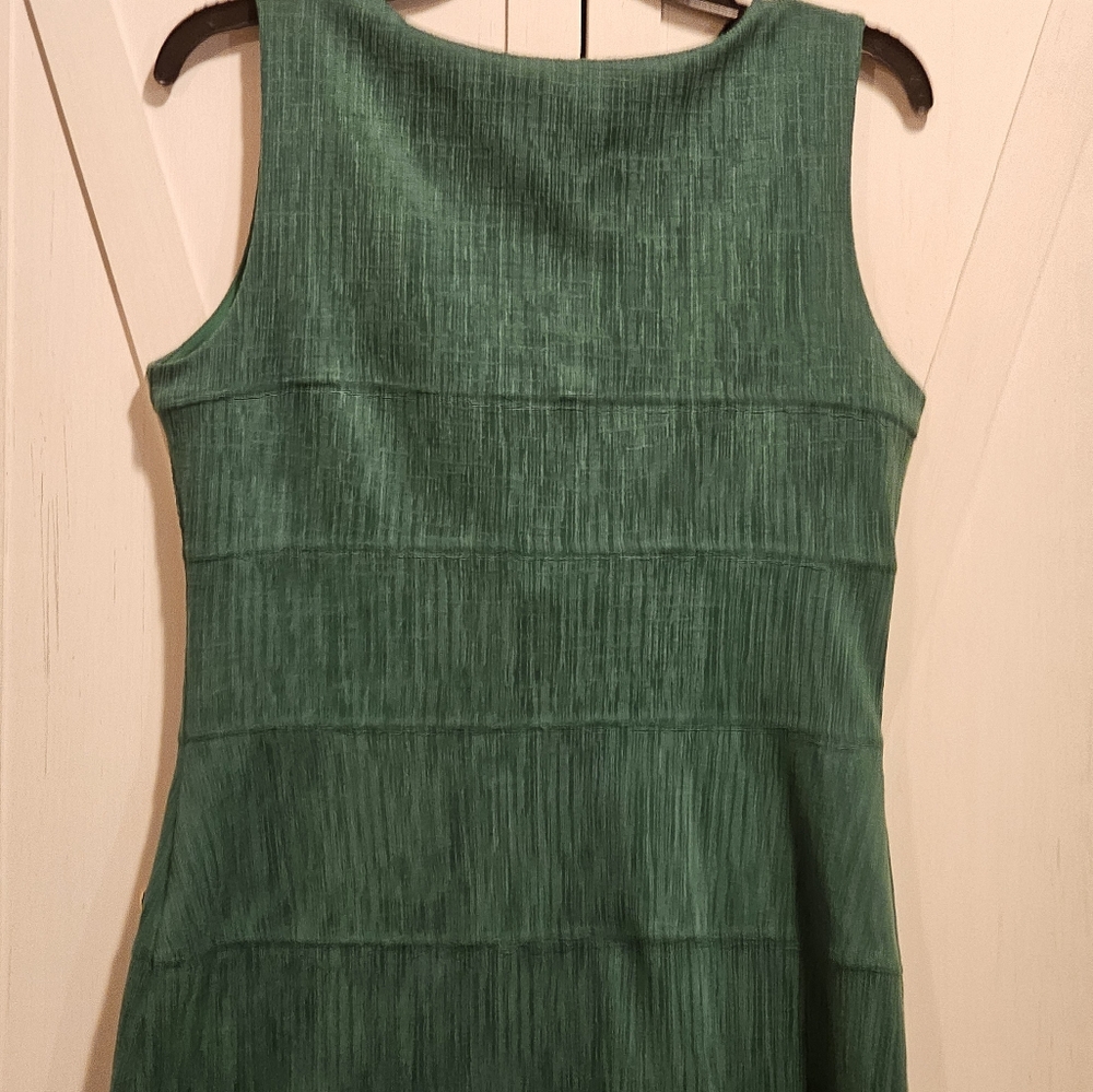 Enfocus Studio Kelly Green  Sleeveless Midi Dress with Mock Gold Buttons. - Picture 2 of 5